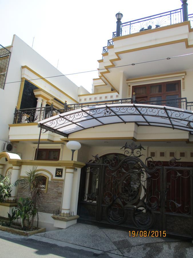 The Backpacker Semarang Hostel Exterior photo
